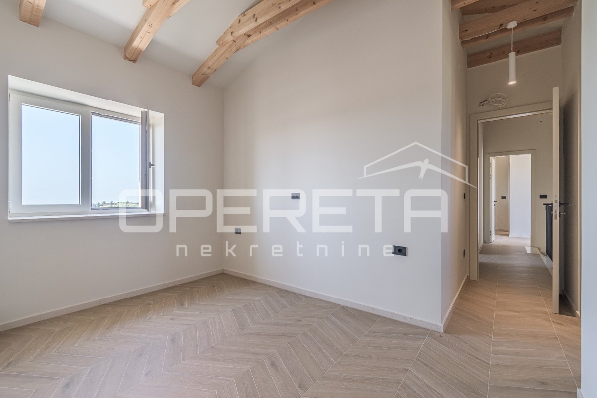 Istria, zona di Momjan – casa indipendente con piscina e vista