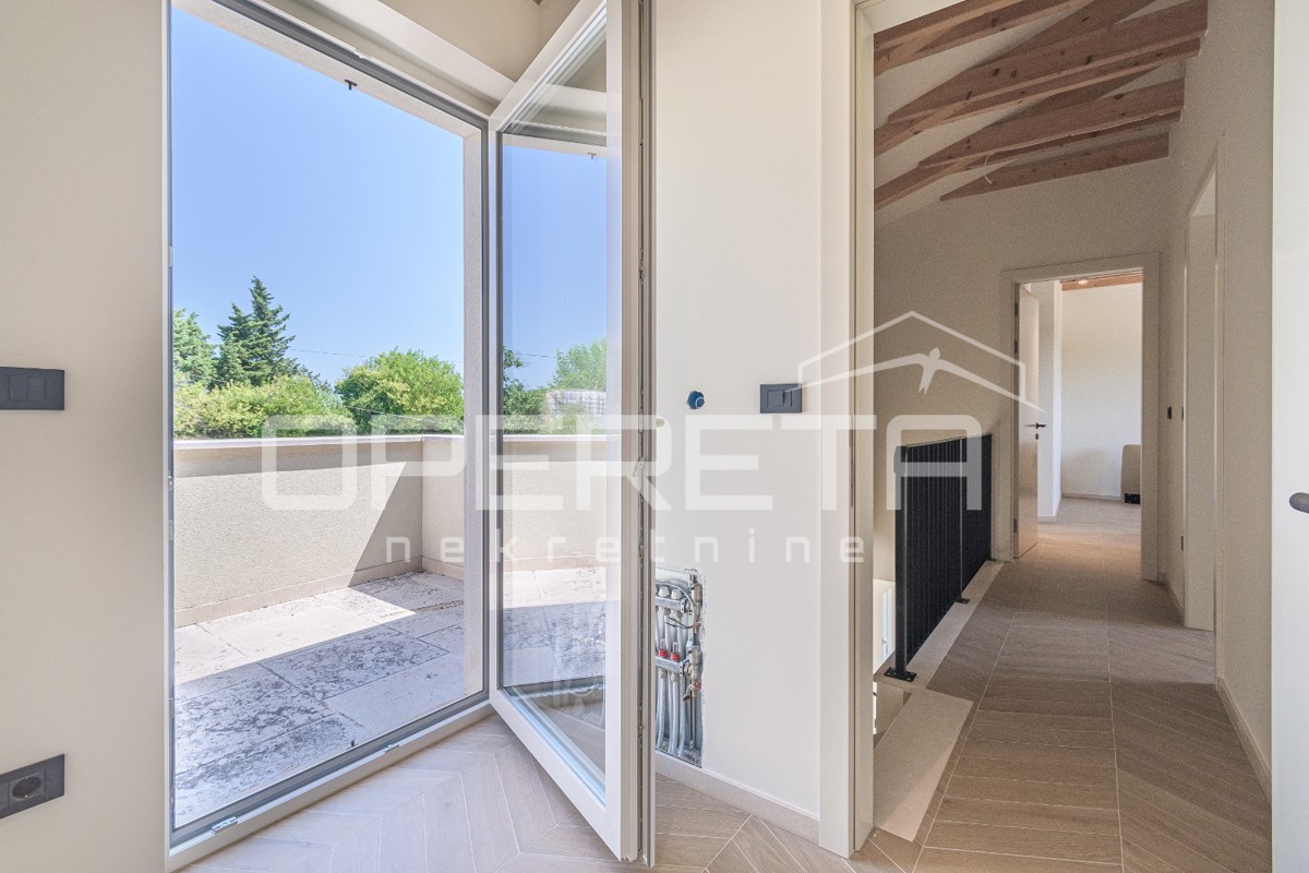 Istria, zona di Momjan – casa indipendente con piscina e vista