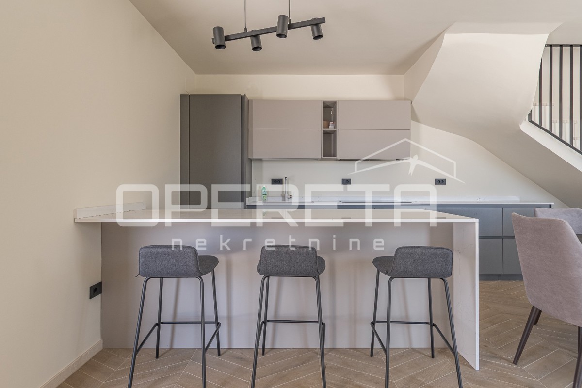 Istria, zona di Momjan – casa indipendente con piscina e vista