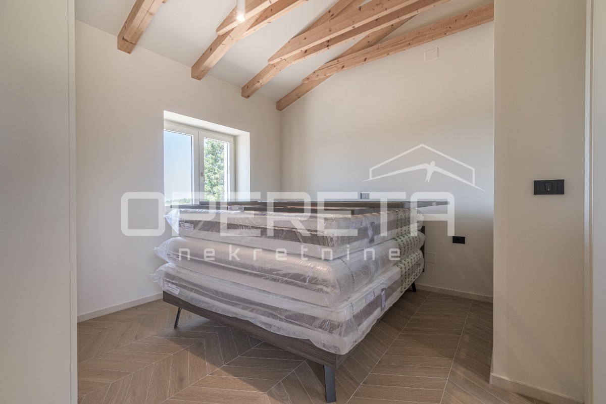 Istria, zona di Momjan – casa indipendente con piscina e vista