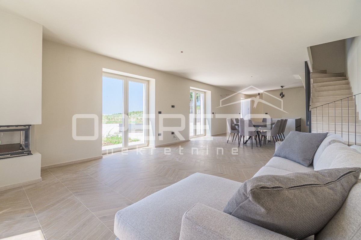 Istria, zona di Momjan – casa indipendente con piscina e vista