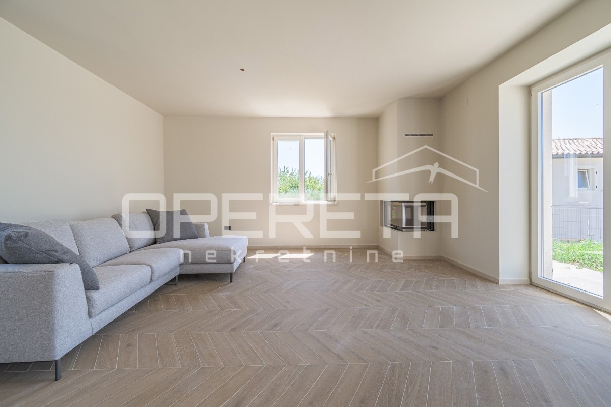 Istria, zona di Momjan – casa indipendente con piscina e vista