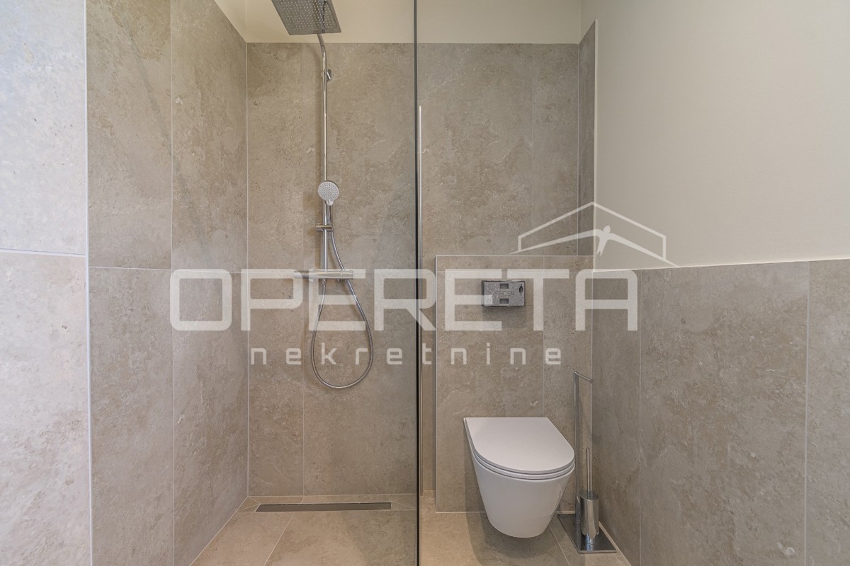 Istria, zona di Momjan – casa indipendente con piscina e vista