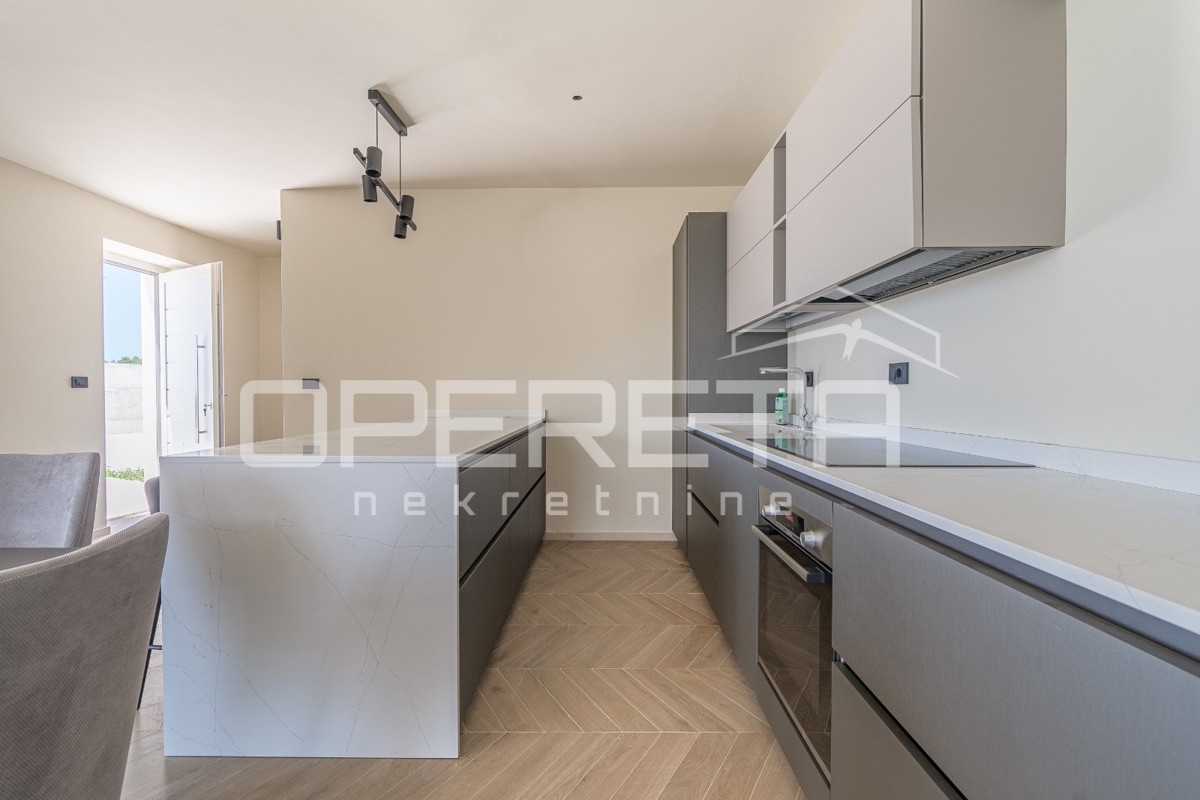 Istria, zona di Momjan – casa indipendente con piscina e vista