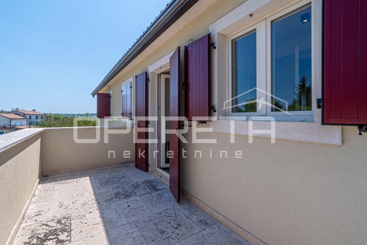 Istria, zona di Momjan – casa indipendente con piscina e vista