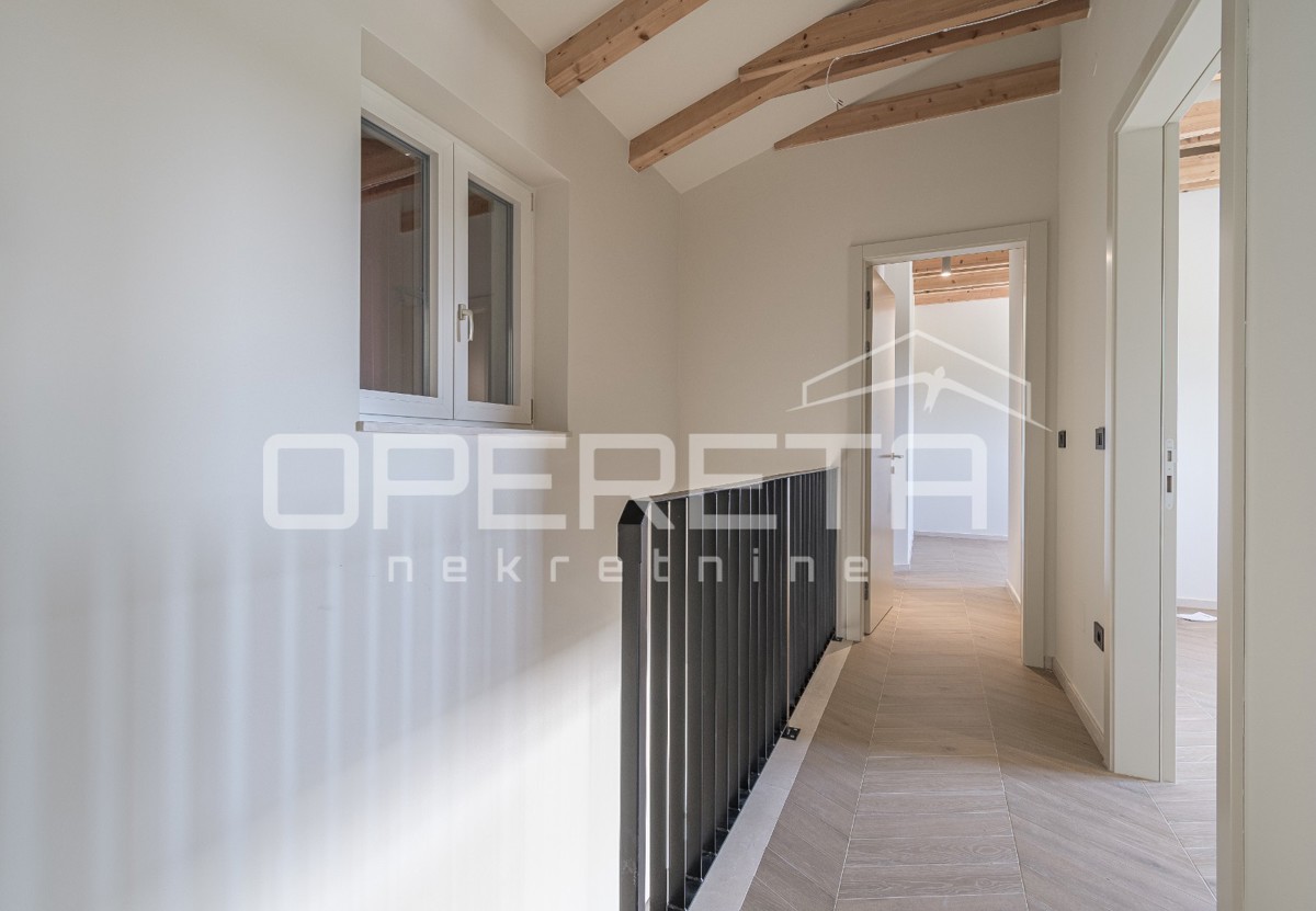 Istria, zona di Momjan – casa indipendente con piscina e vista