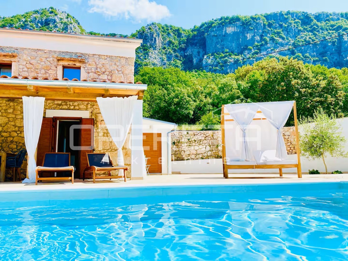 Villa di lusso in stile mediterraneo - piscina riscaldata, terrazza, natura e completa privacy