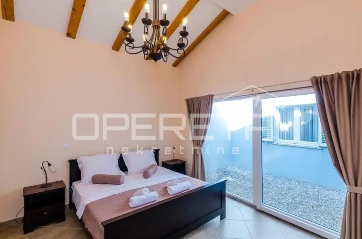 Vitaljina, Konavle - casa di 196 m2 con piscina su un terreno di 775 m2