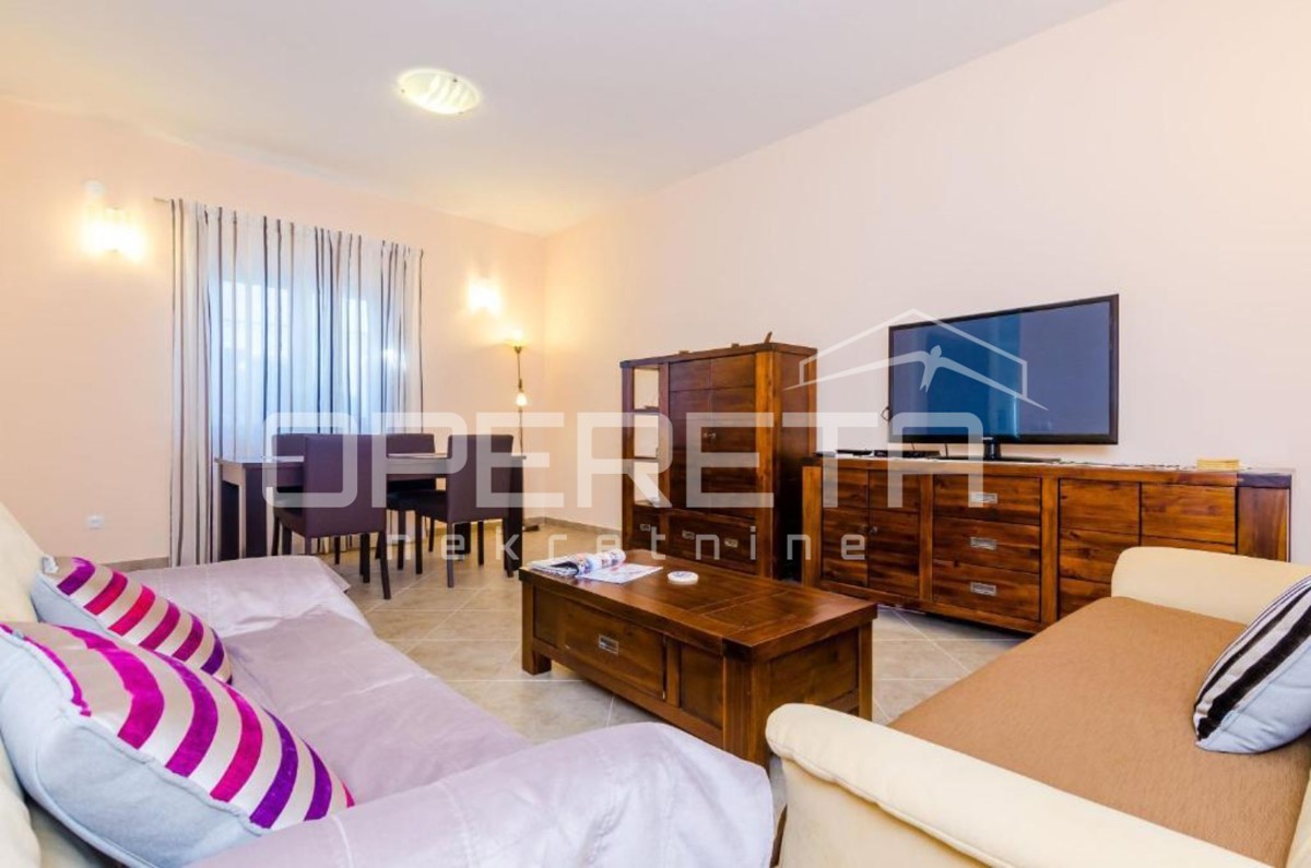 Vitaljina, Konavle - casa di 196 m2 con piscina su un terreno di 775 m2