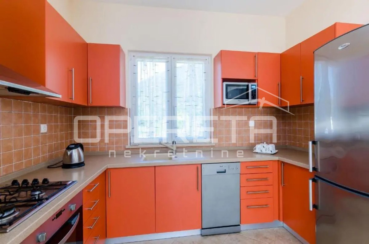 Vitaljina, Konavle - casa di 196 m2 con piscina su un terreno di 775 m2