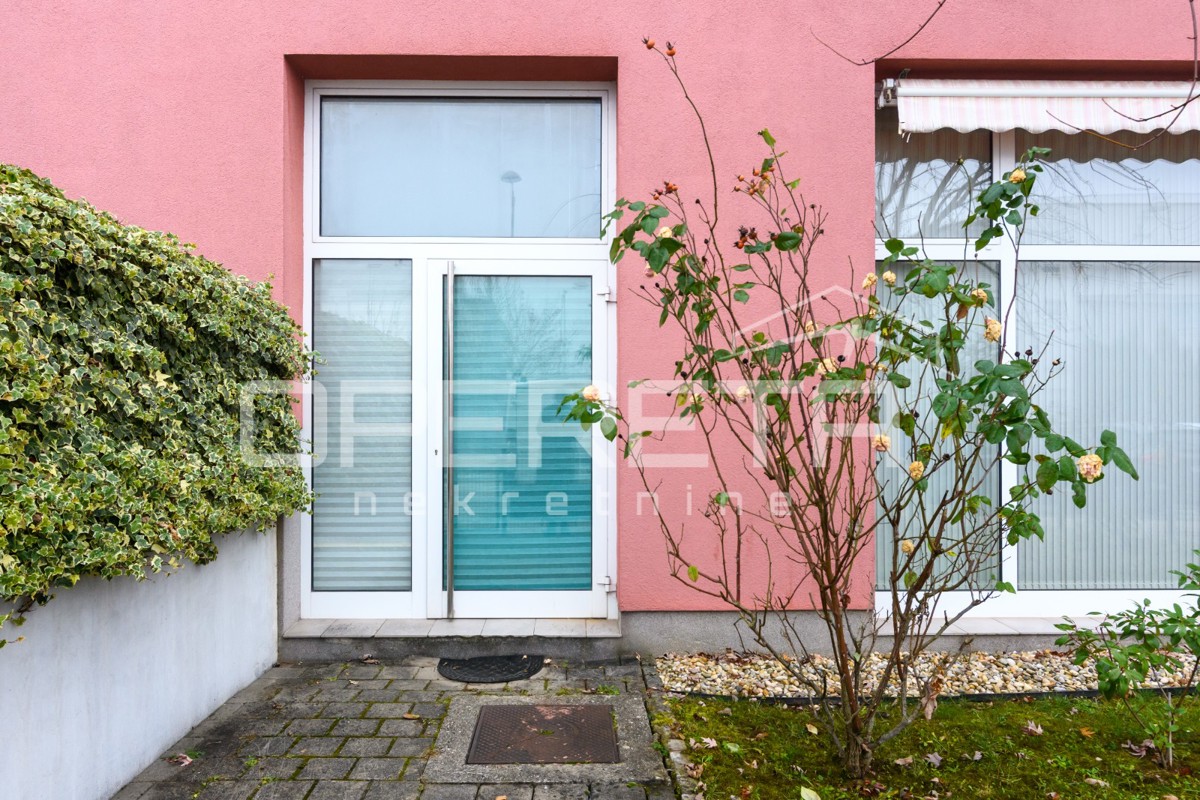 Vendita, Locale su strada, Odra, Ivana Lackovića Croate, 38m2