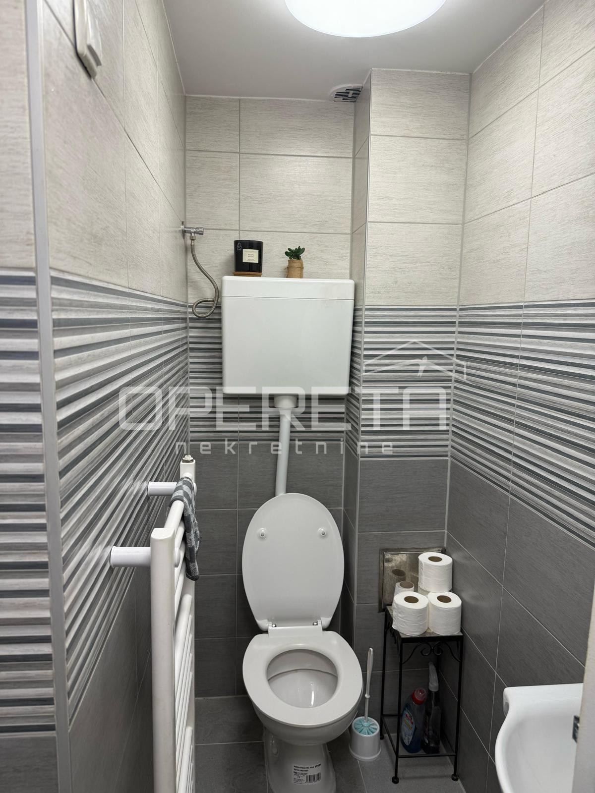 Vendita, Locale su strada, Prečko, Slavka Batušića, 28m2