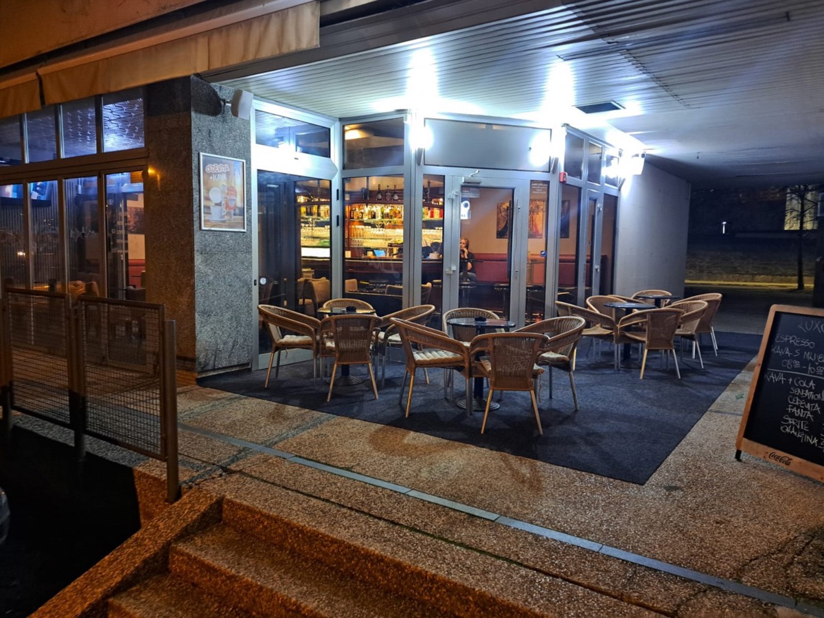 Caffè a Trnje pronto all’attività – ottima microlocalizzazione e terrazza