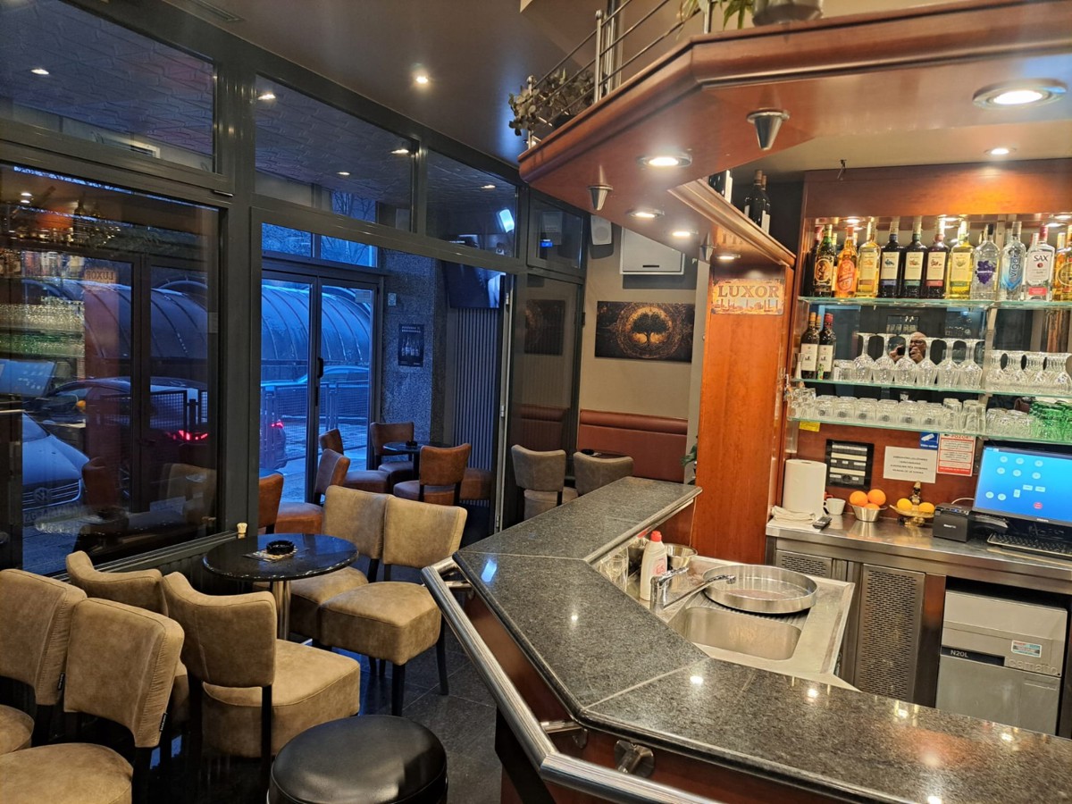 Caffè a Trnje pronto all’attività – ottima microlocalizzazione e terrazza