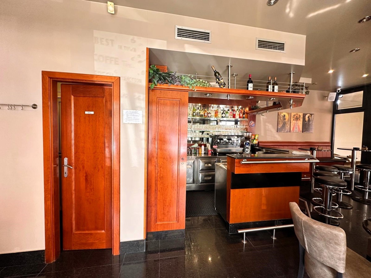 Caffè a Trnje pronto all’attività – ottima microlocalizzazione e terrazza