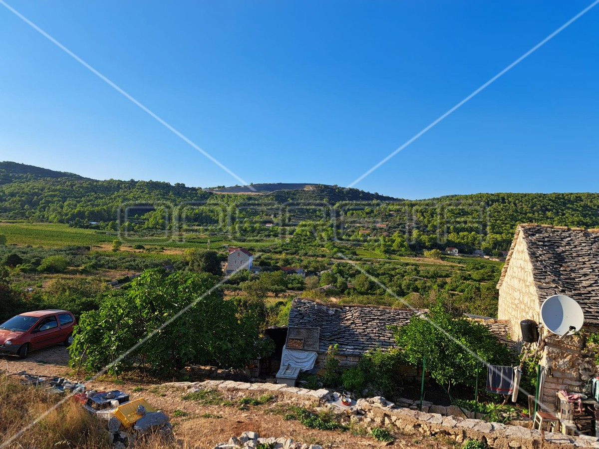 Gornje Kunjanovo, Vis, 5.002,00 m2, 76.006,00 EUR