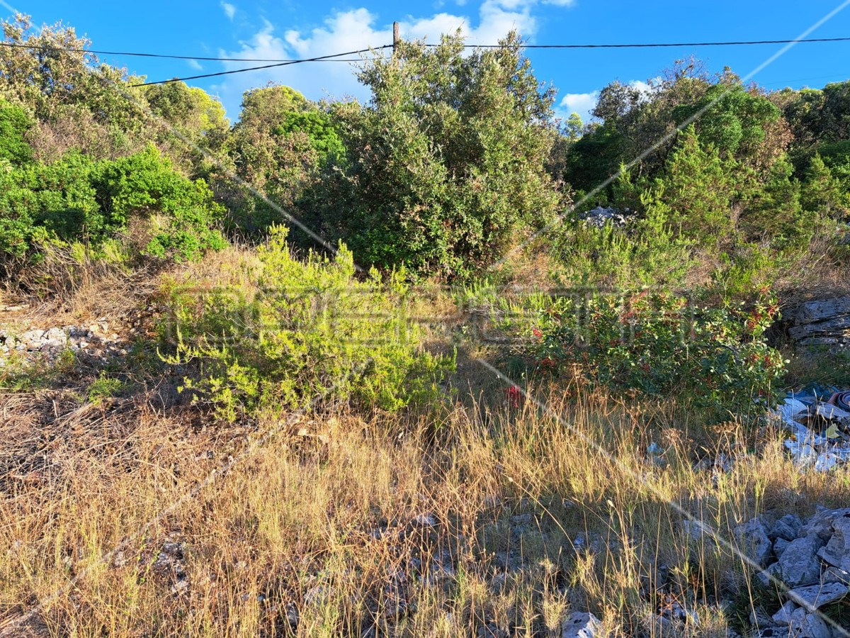 Gornje Kunjanovo, Vis, 5.002,00 m2, 76.006,00 EUR