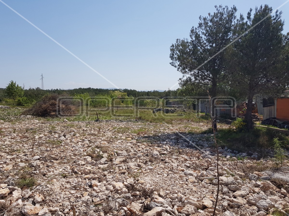 Zatonska ulica, Vodice, 438,00 m2, 160.000,00 EUR