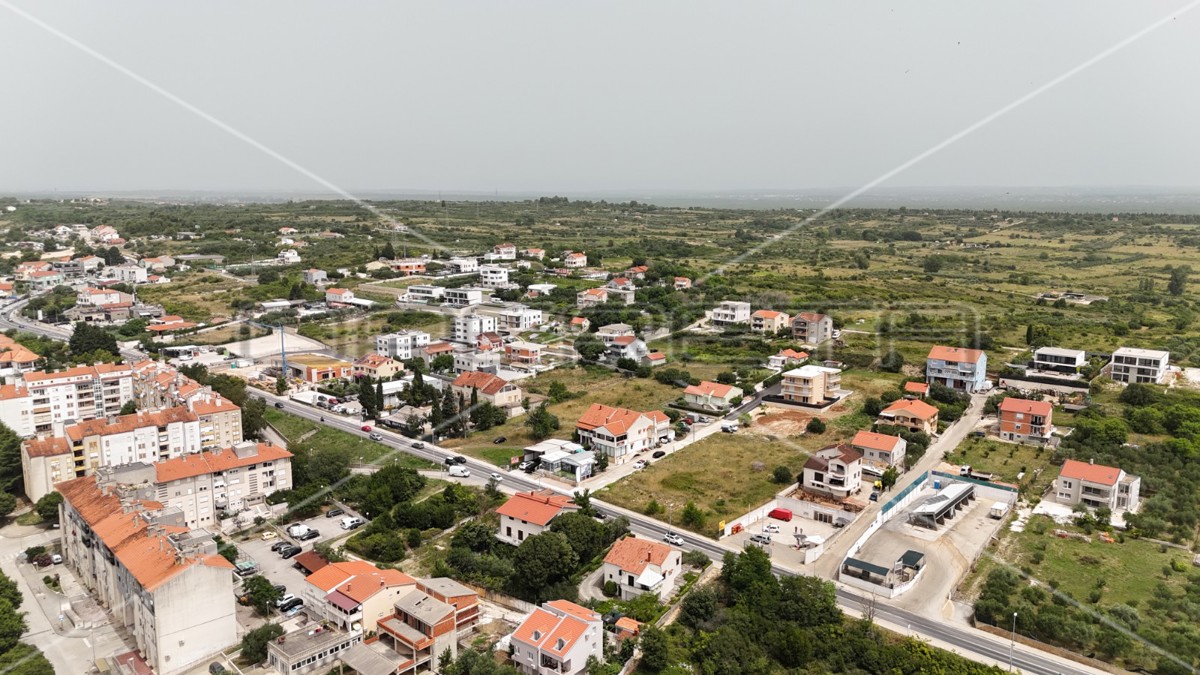 Terreno edificabile con vista mare e città, 3.556 m2, Zara