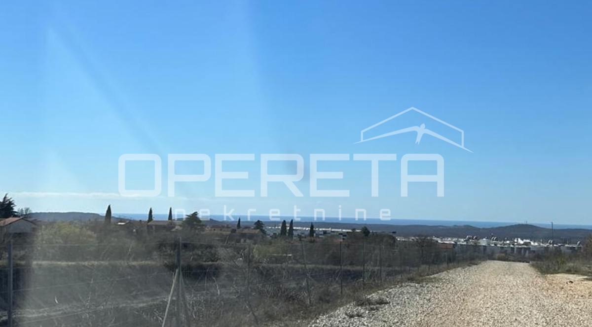 Terreno edificabile 658m2 Kanfanar con vista mare
