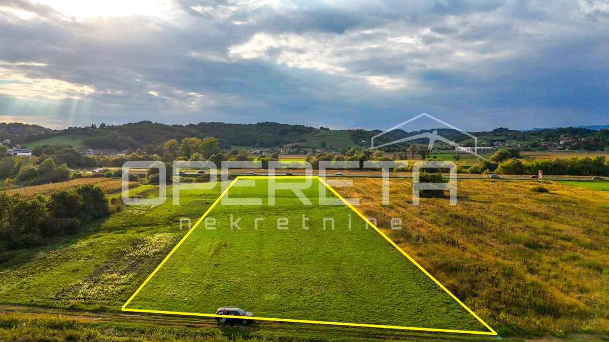 Terreno di 9.351 m² vicino alla zona imprenditoriale Nord 2, Jakovlje