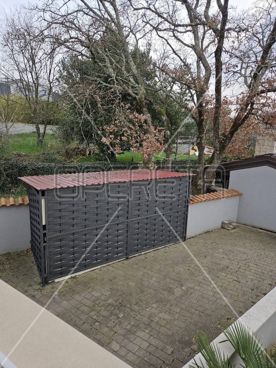 Malinska, duplex recente 4BDR con due terrazze, 2 posti auto, vista mare, attraente!