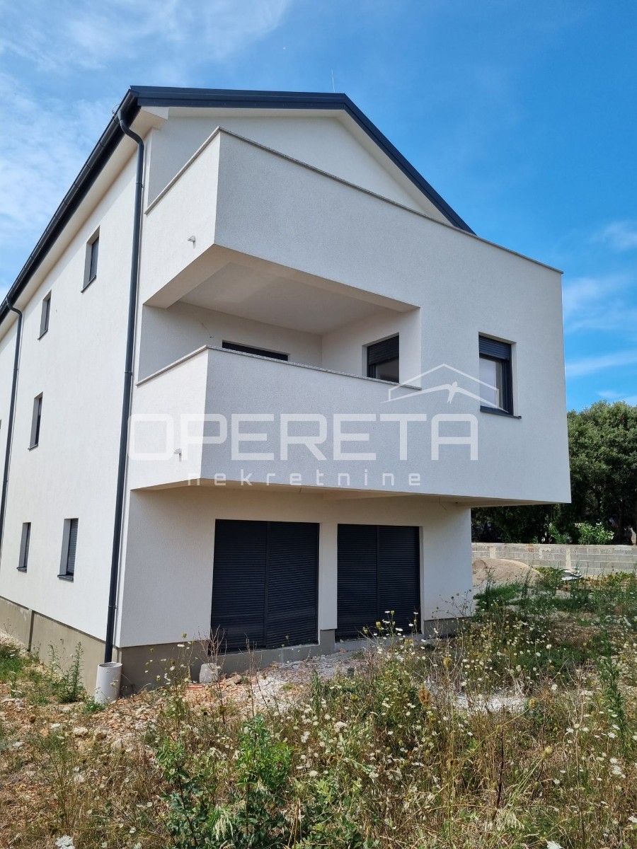 Appartamento quadrilocale di nuova costruzione, secondo piano, 115 m², giardino, Mandre, Pag