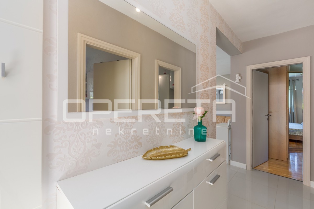 Funtana – appartamento al piano terra con due camere da letto e giardino.