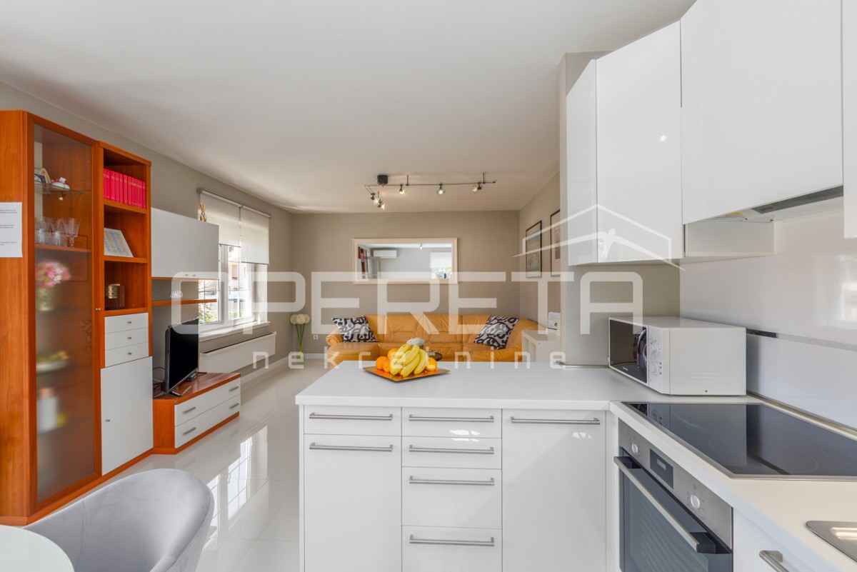 Funtana – appartamento al piano terra con due camere da letto e giardino.