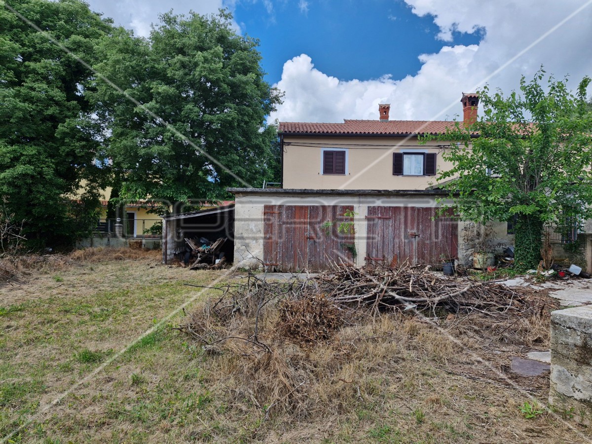 Casa da adattare con molto potenziale, nei dintorni di Barbana.
