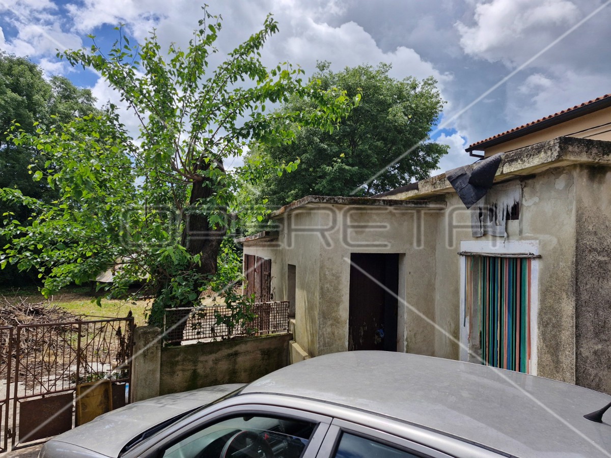 Casa da adattare con molto potenziale, nei dintorni di Barbana.