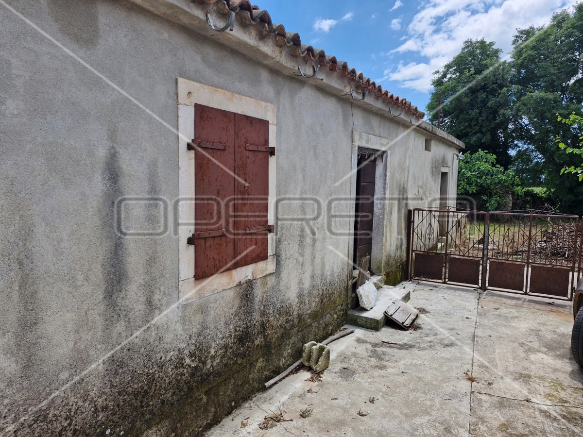 Casa da adattare con molto potenziale, nei dintorni di Barbana.