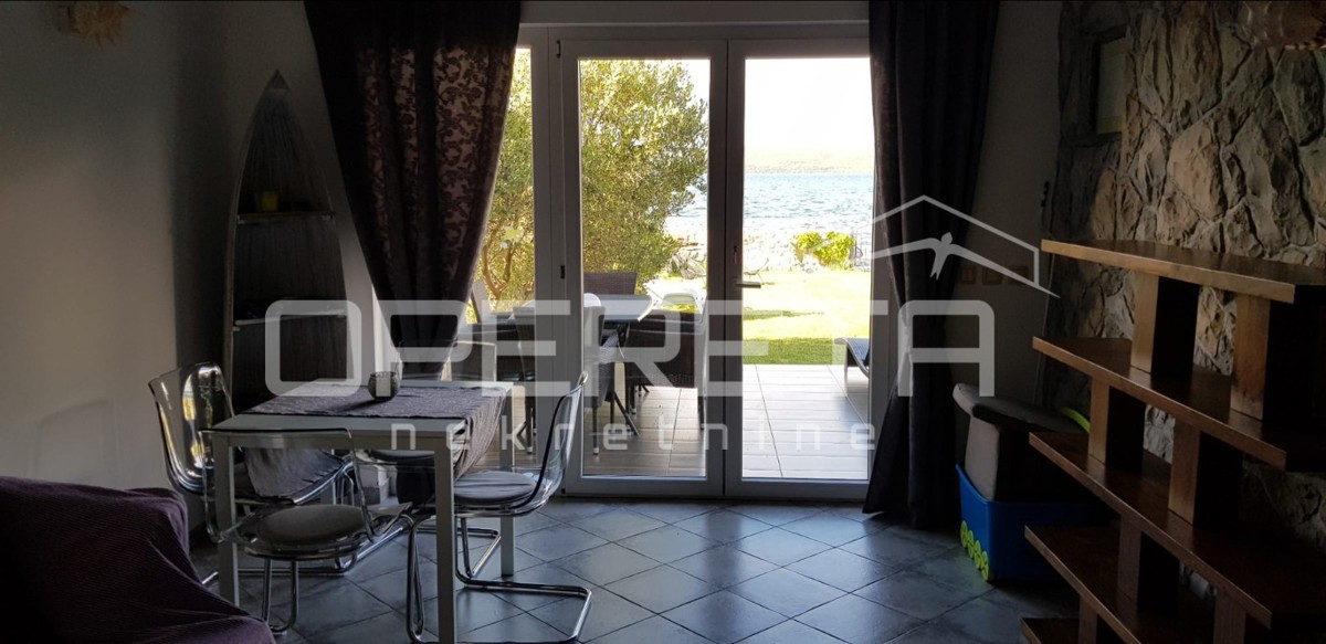 Primo fila sul mare – Casa bifamiliare con due appartamenti separati, Dobropoljana, Pašman