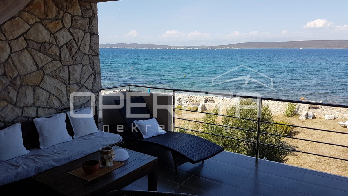 Primo fila sul mare – Casa bifamiliare con due appartamenti separati, Dobropoljana, Pašman