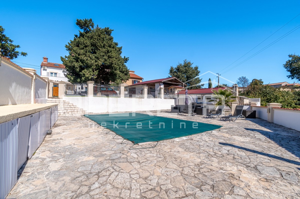 Istria, Marčana, casa con 3 camere da letto, piscina e garage, posizione tranquilla