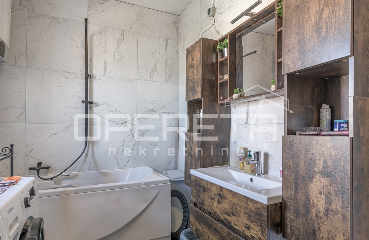 Istria, Marčana, casa con 3 camere da letto, piscina e garage, posizione tranquilla