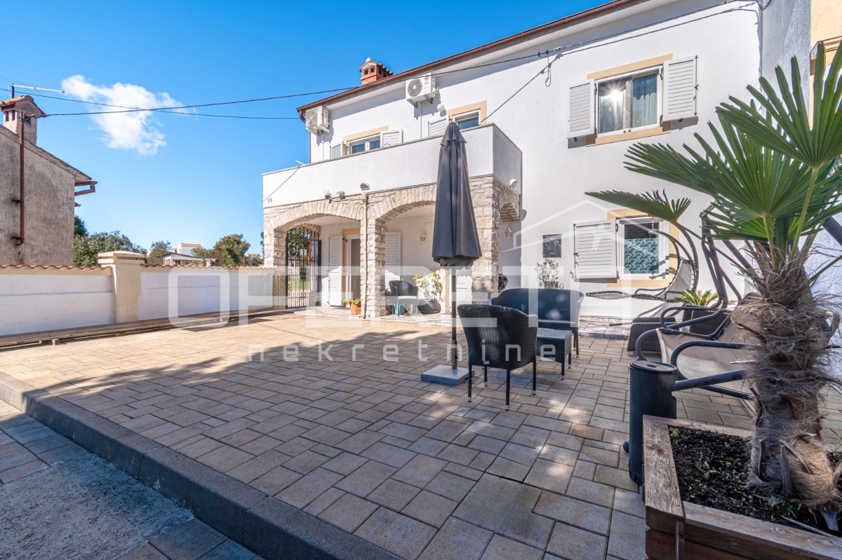 Istria, Marčana, casa con 3 camere da letto, piscina e garage, posizione tranquilla