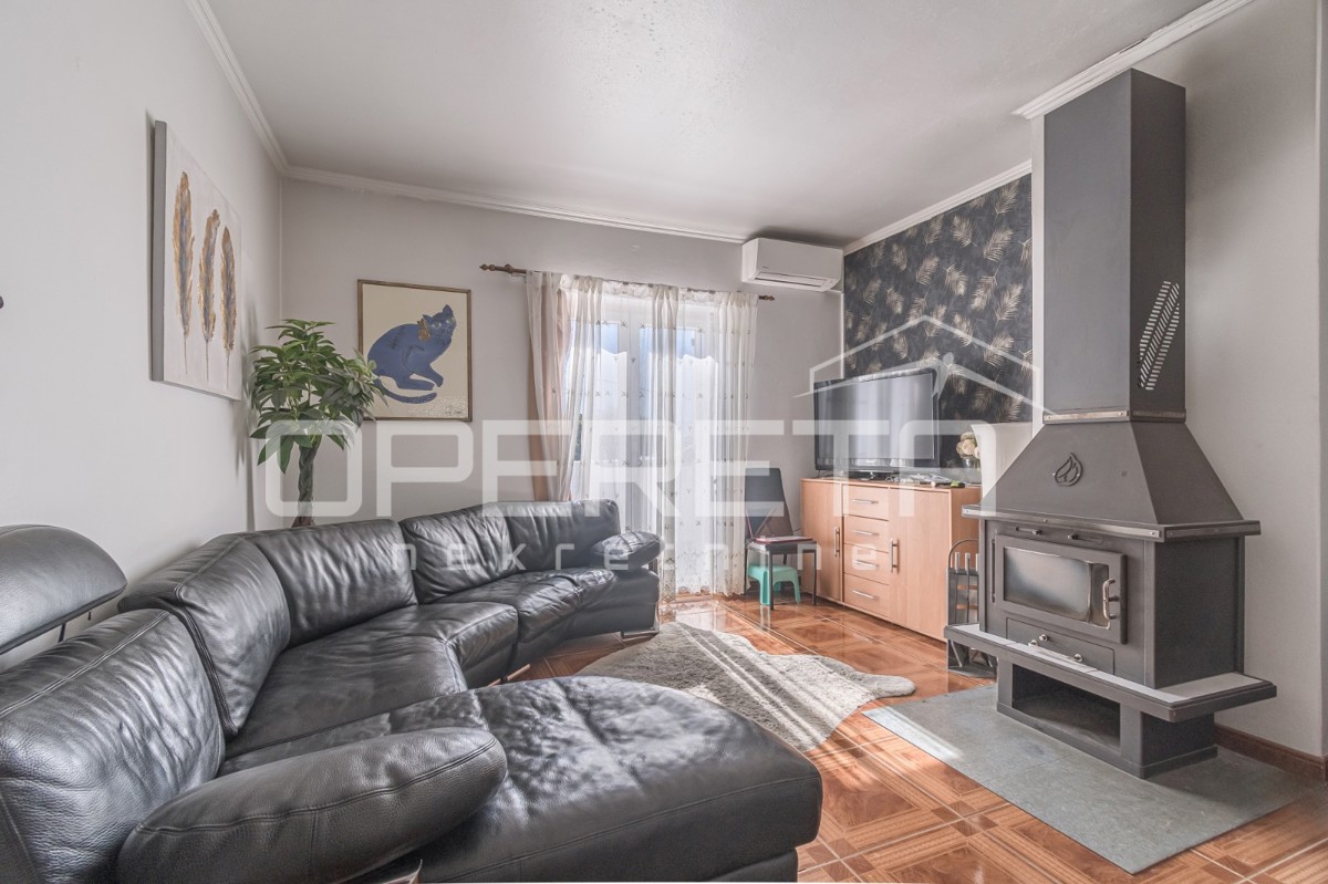 Istria, Marčana, casa con 3 camere da letto, piscina e garage, posizione tranquilla