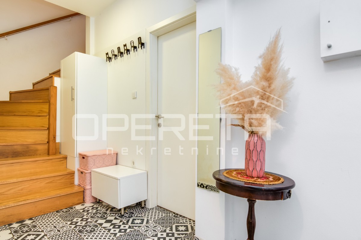 Vendita, Casa, Centar, Vinogradska , Indipendente, 204m2