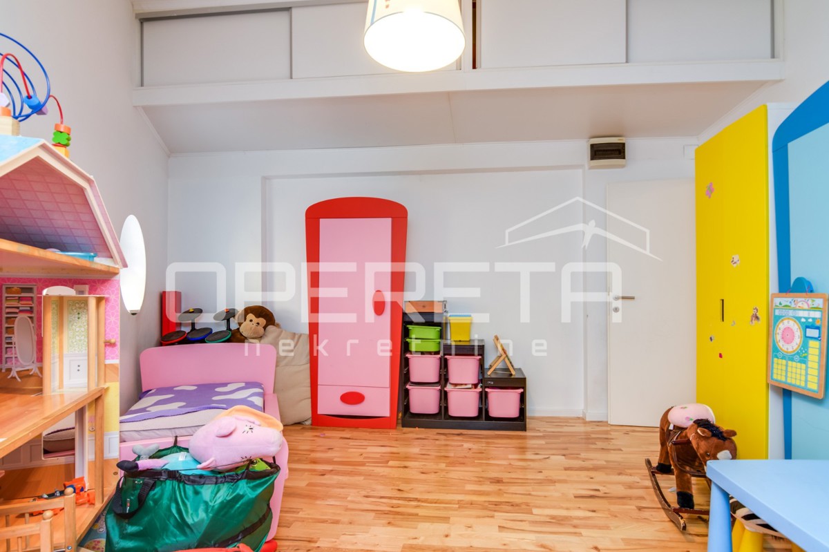 Vendita, Casa, Centar, Vinogradska , Indipendente, 204m2