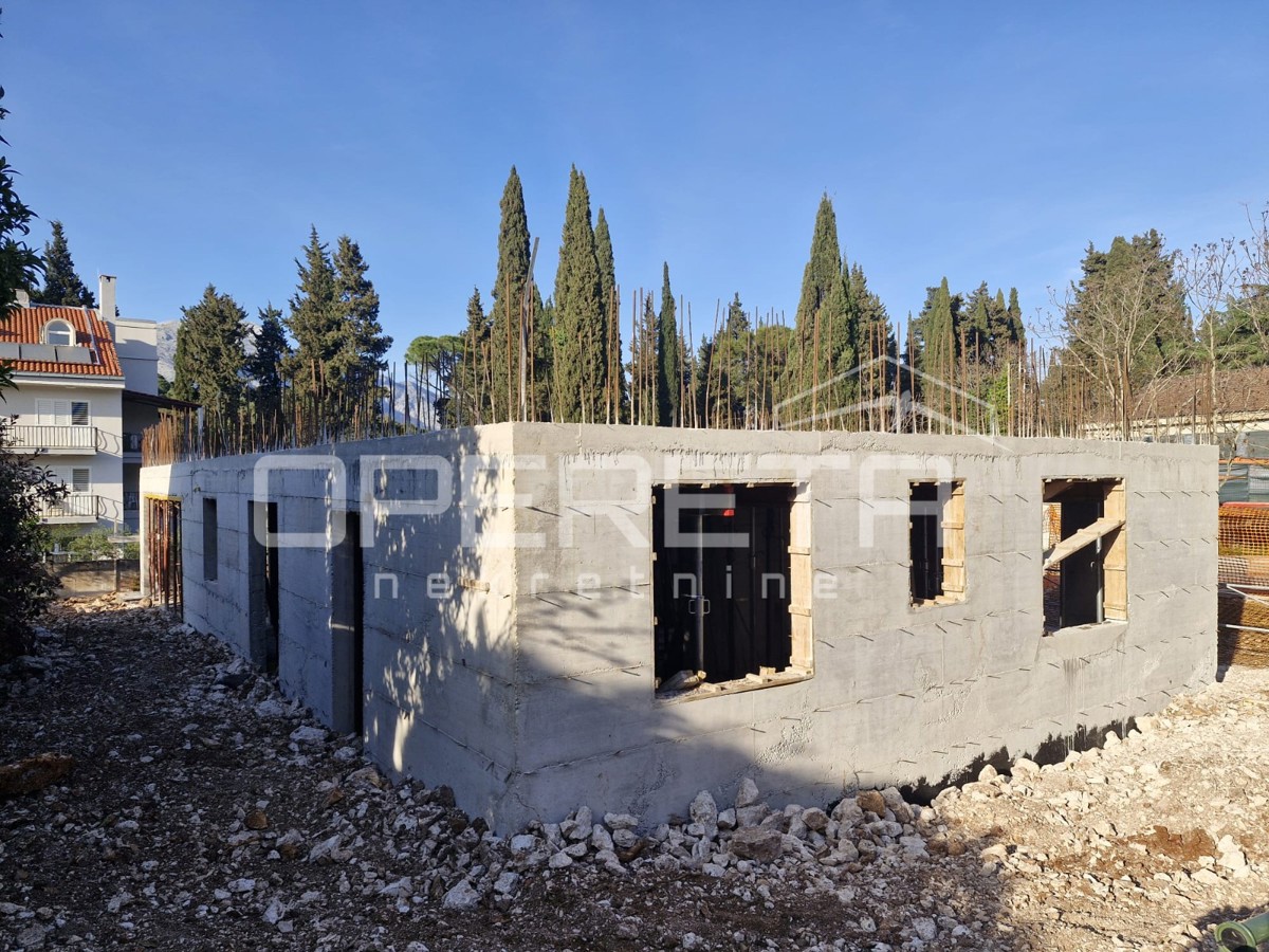 Appartamento moderno con terrazza, giardino e parcheggio a Korčula