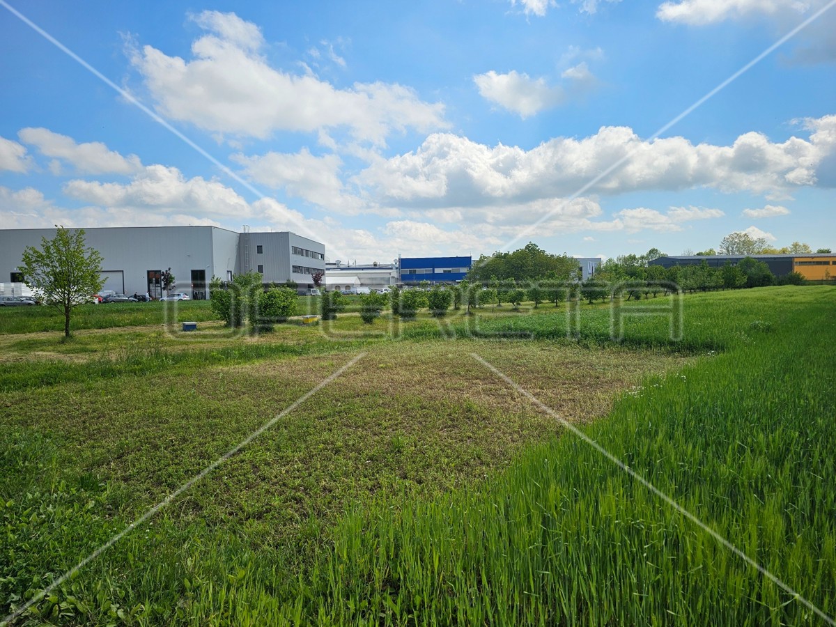 Gradna, Bobovica, 5.157,00 m2, 412.560,00 EUR