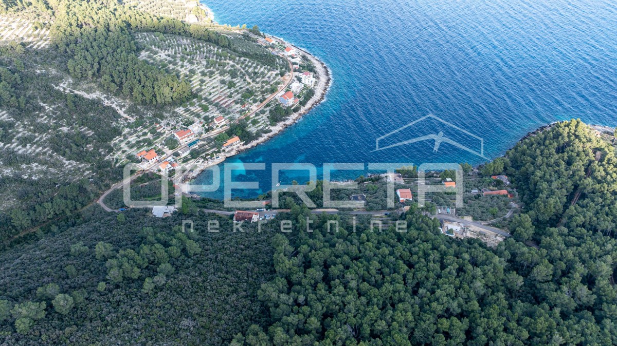 Terreno edificabile di 934 m2, seconda fila dal mare, isola di Korčula