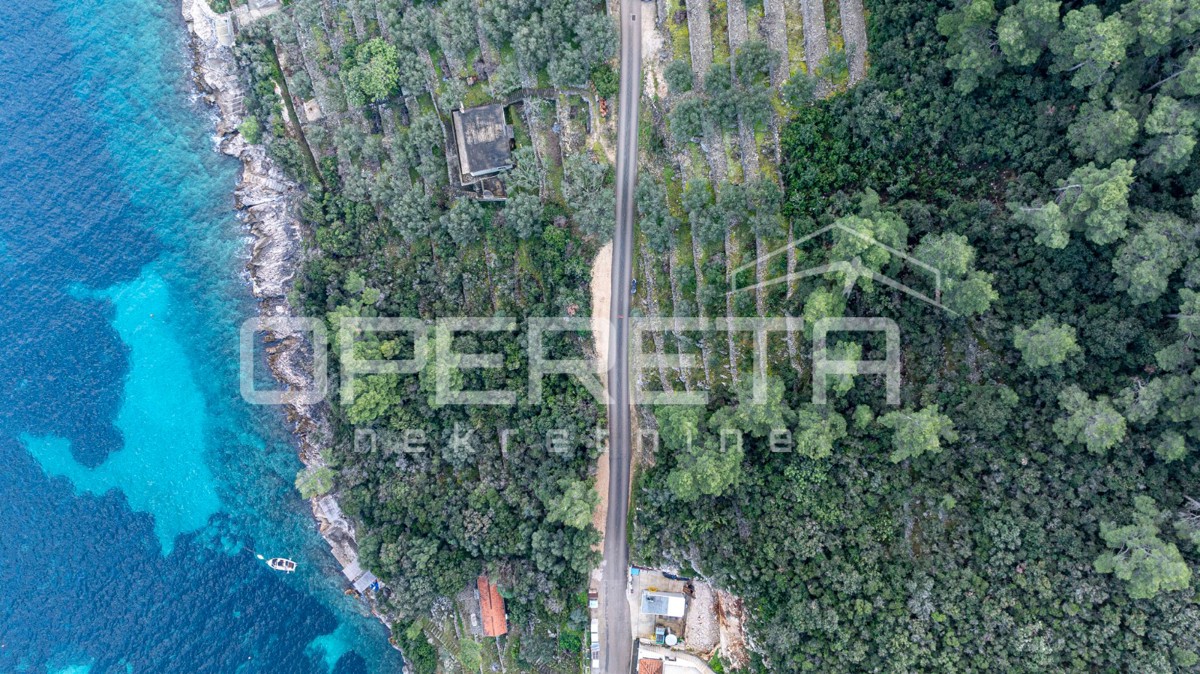 Terreno edificabile di 934 m2, seconda fila dal mare, isola di Korčula