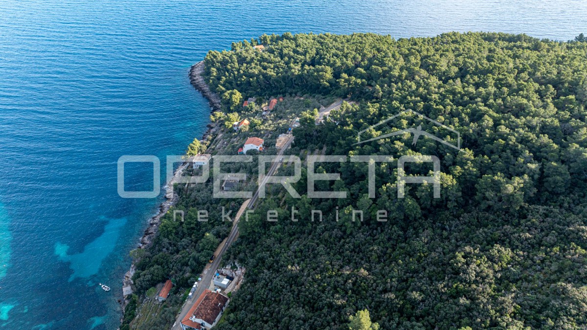 Terreno edificabile di 934 m2, seconda fila dal mare, isola di Korčula