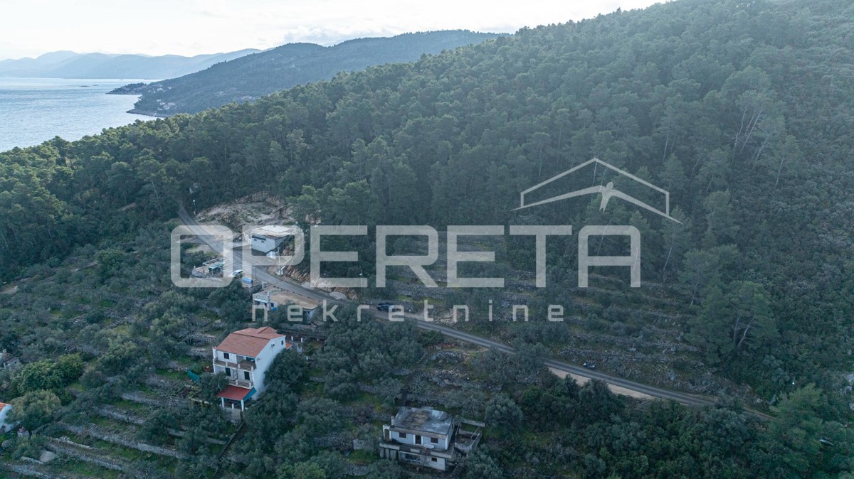 Terreno edificabile di 934 m2, seconda fila dal mare, isola di Korčula