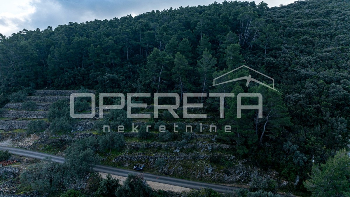 Terreno edificabile di 934 m2, seconda fila dal mare, isola di Korčula