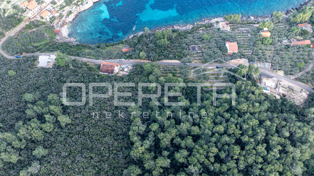 Terreno edificabile di 934 m2, seconda fila dal mare, isola di Korčula