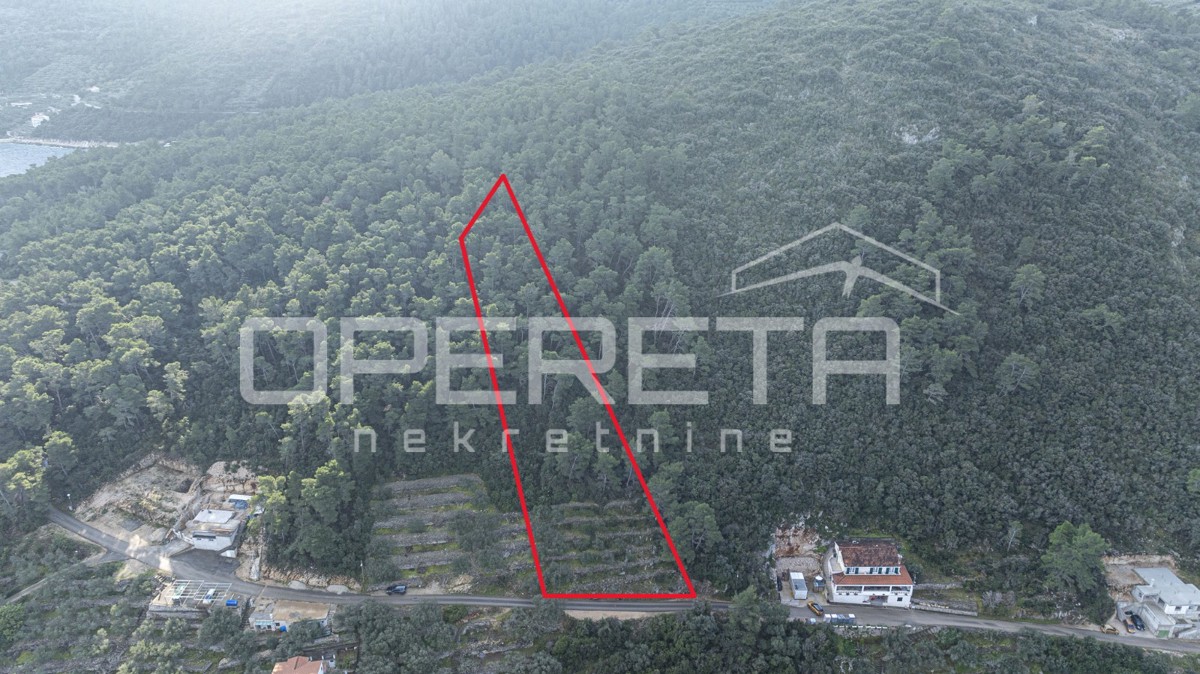 Terreno edificabile di 934 m2, seconda fila dal mare, isola di Korčula