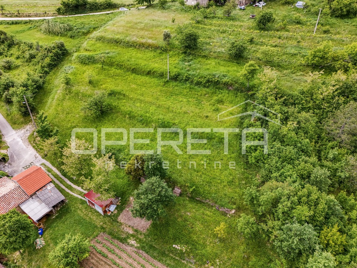 Istria, Zona di Motovun – Terreno edificabile e agricolo
